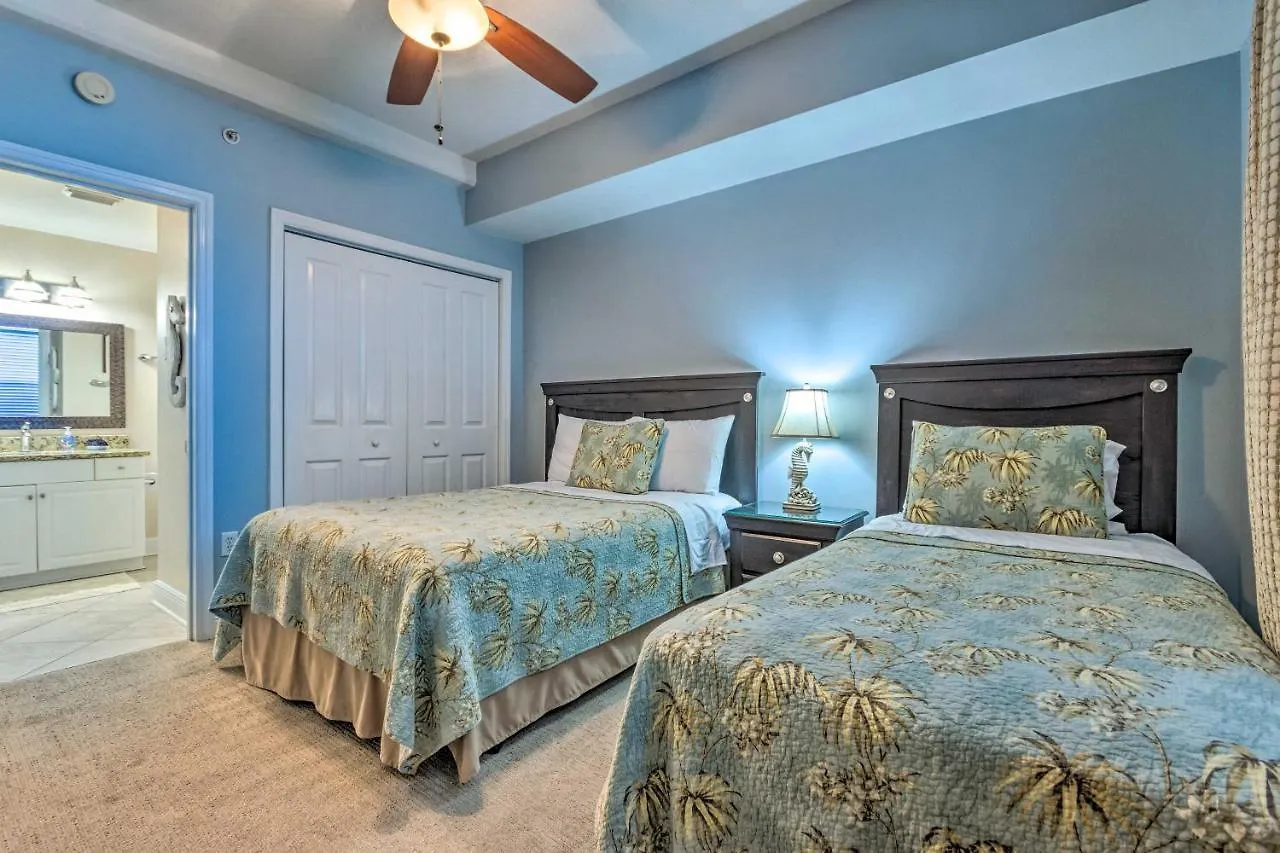 Waterfront Pcb Condo With Balcony And Beach Gear! Panama City Beach Apartment