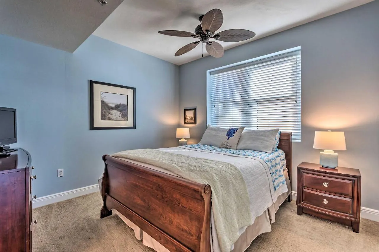 Waterfront Pcb Condo With Balcony And Beach Gear! Panama City Beach United States